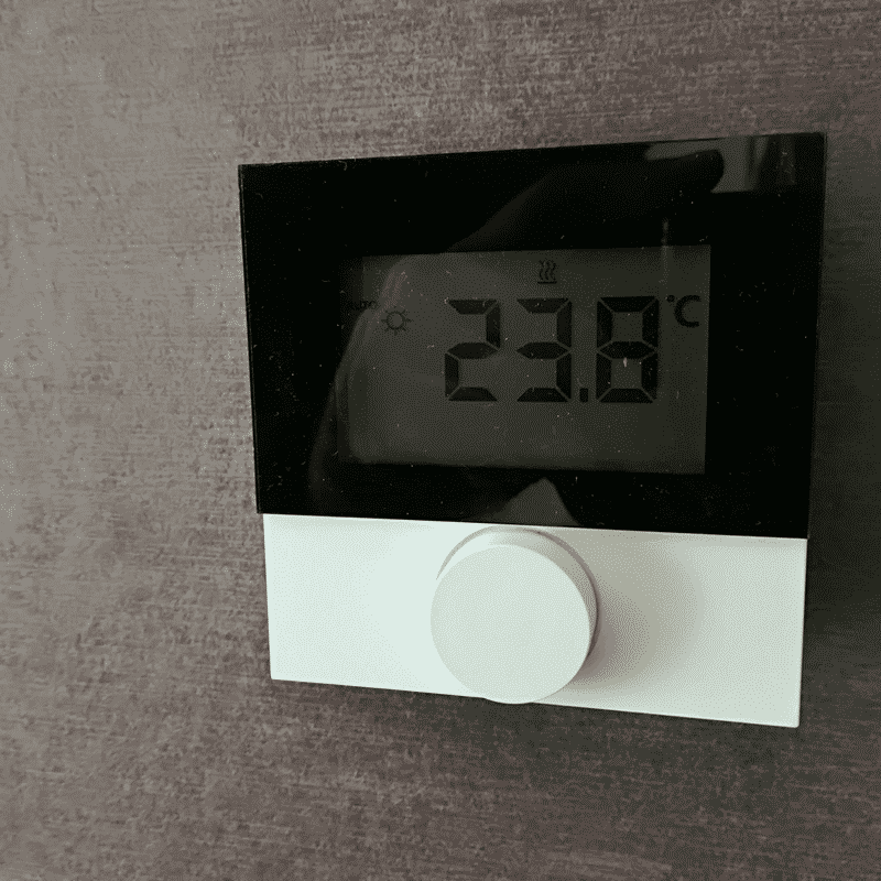 termostat incalzire in pardoseala pret